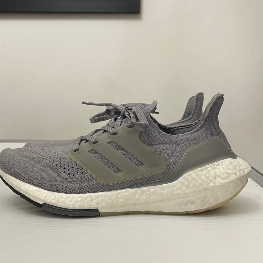 ADIDAS ULTRABOOST 22 RUNNING SNEAKERS MENS SIZE 6